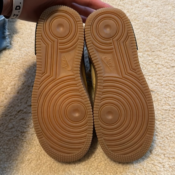 Nike kids shoes - Picture 4 of 5